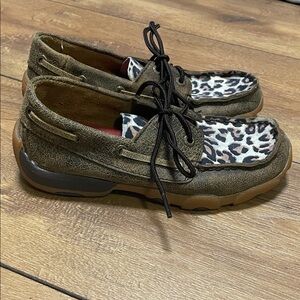 Twisted Kids Slippers in Brown and Leopard Print